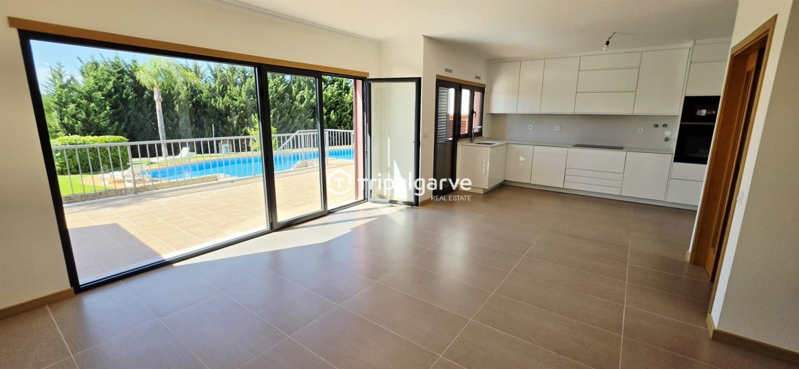 Moradia T3 para Venda em Guia Foto 1