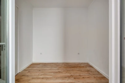 Apartamento T2 para Venda em Santa Maria e São Miguel, São Martinho, São Pedro Penaferrim