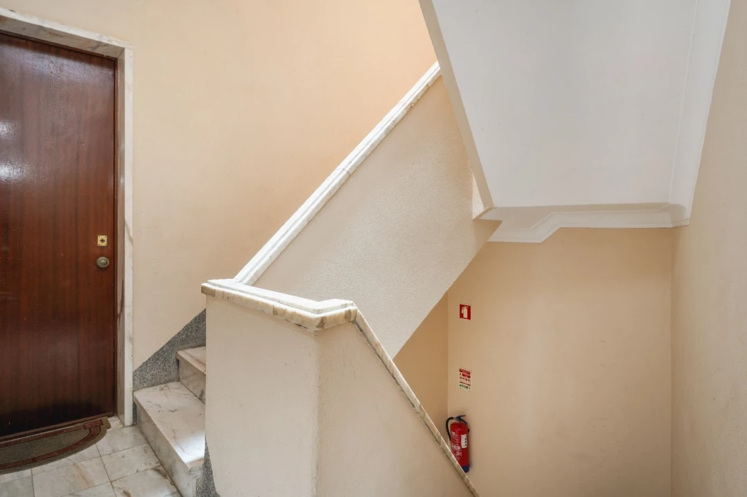 Apartamento T2 para Venda em Santa Maria e São Miguel, São Martinho, São Pedro Penaferrim Foto 3