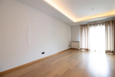 Apartamento T3 para Arrendamento em Leiria, Pousos, Barreira e Cortes
