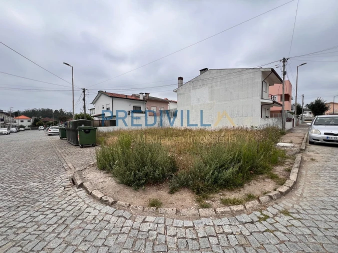 Terreno para Venda em Vilar de Pinheiro Foto 4