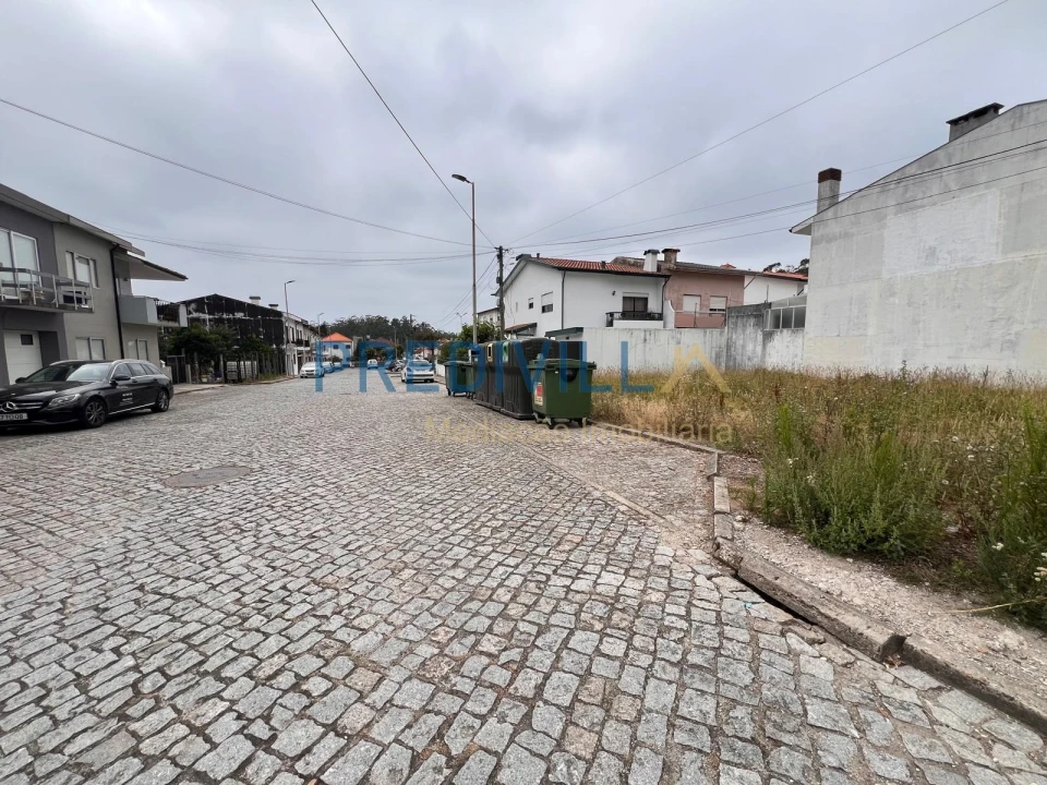 Terreno para Venda em Vilar de Pinheiro Foto 3