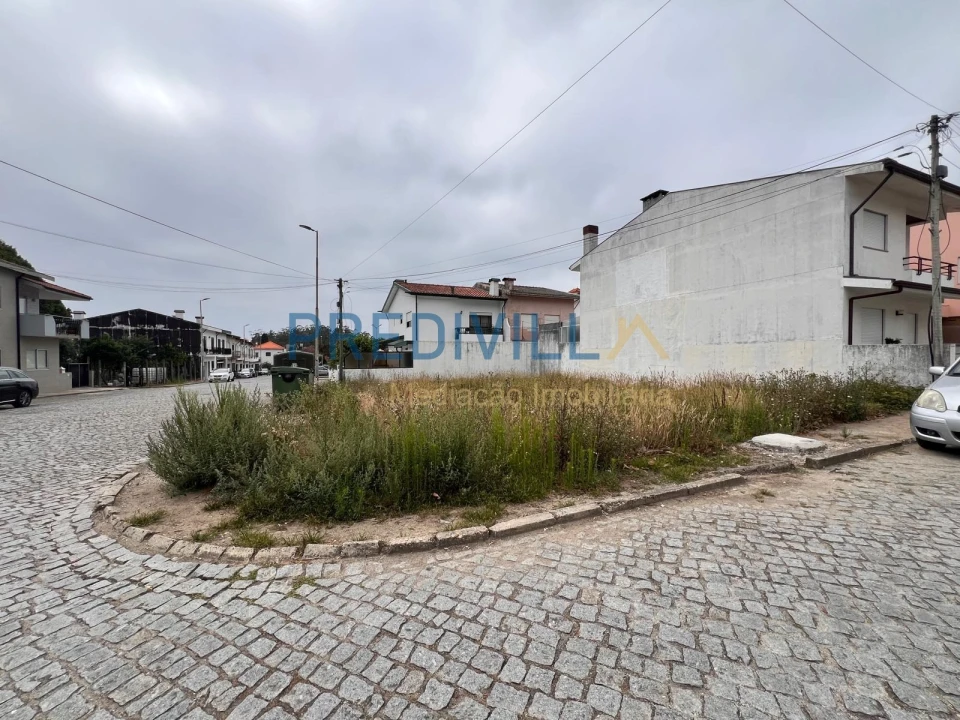 Terreno para Venda em Vilar de Pinheiro Foto 1