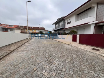 Terreno para Venda em Vilar de Pinheiro