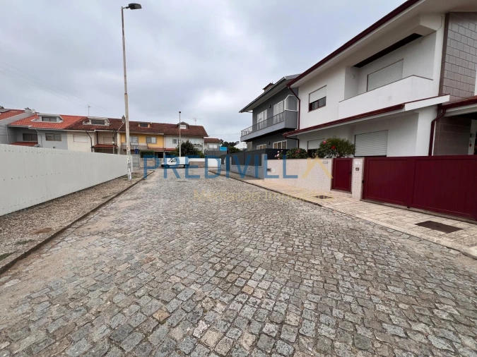 Terreno para Venda em Vilar de Pinheiro Foto 2