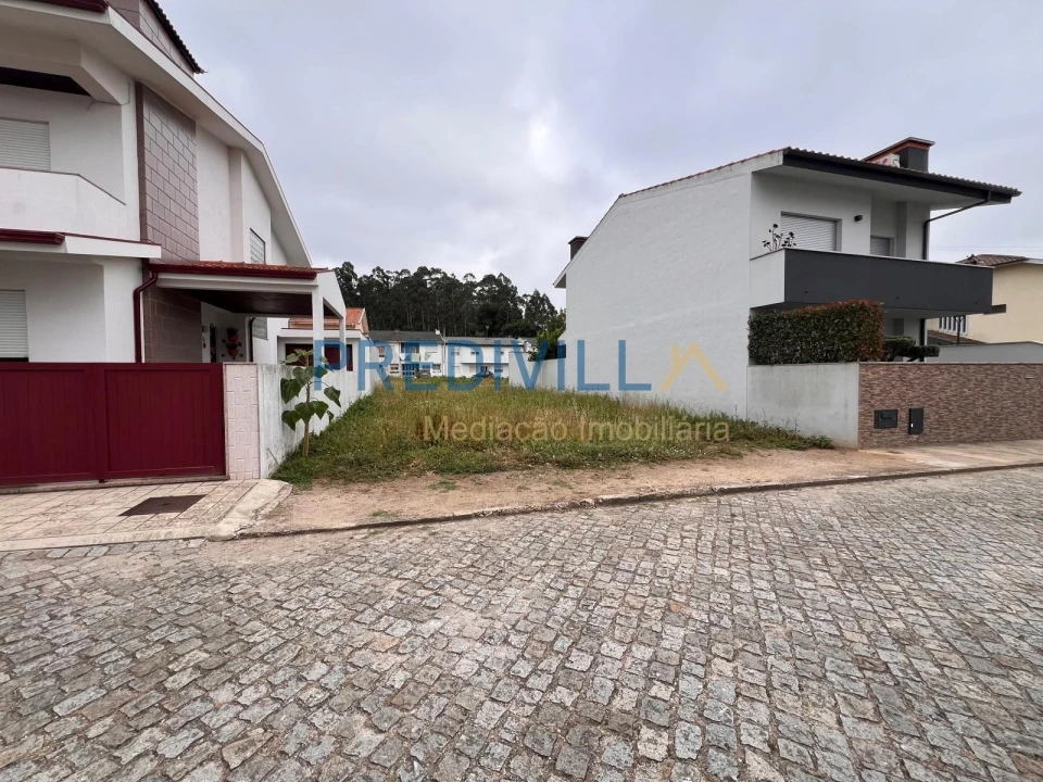 Terreno para Venda em Vilar de Pinheiro Foto 1