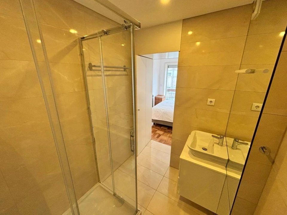 Apartamento T2 para Arrendamento em Cedofeita, Santo Ildefonso, Sé, Miragaia, São Nicolau e Vitória Foto 25