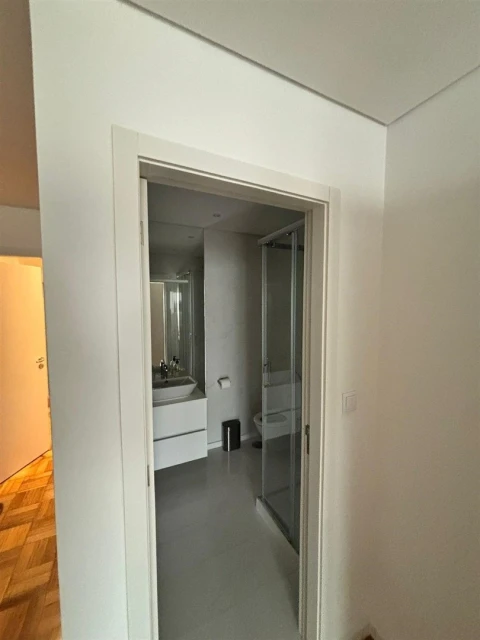 Apartamento T2 para Arrendamento em Cedofeita, Santo Ildefonso, Sé, Miragaia, São Nicolau e Vitória
