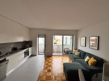 Apartamento T2 para Arrendamento em Cedofeita, Santo Ildefonso, Sé, Miragaia, São Nicolau e Vitória