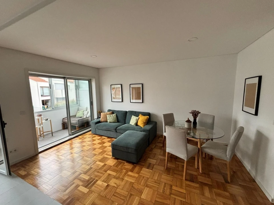 Apartamento T2 para Arrendamento em Cedofeita, Santo Ildefonso, Sé, Miragaia, São Nicolau e Vitória Foto 1