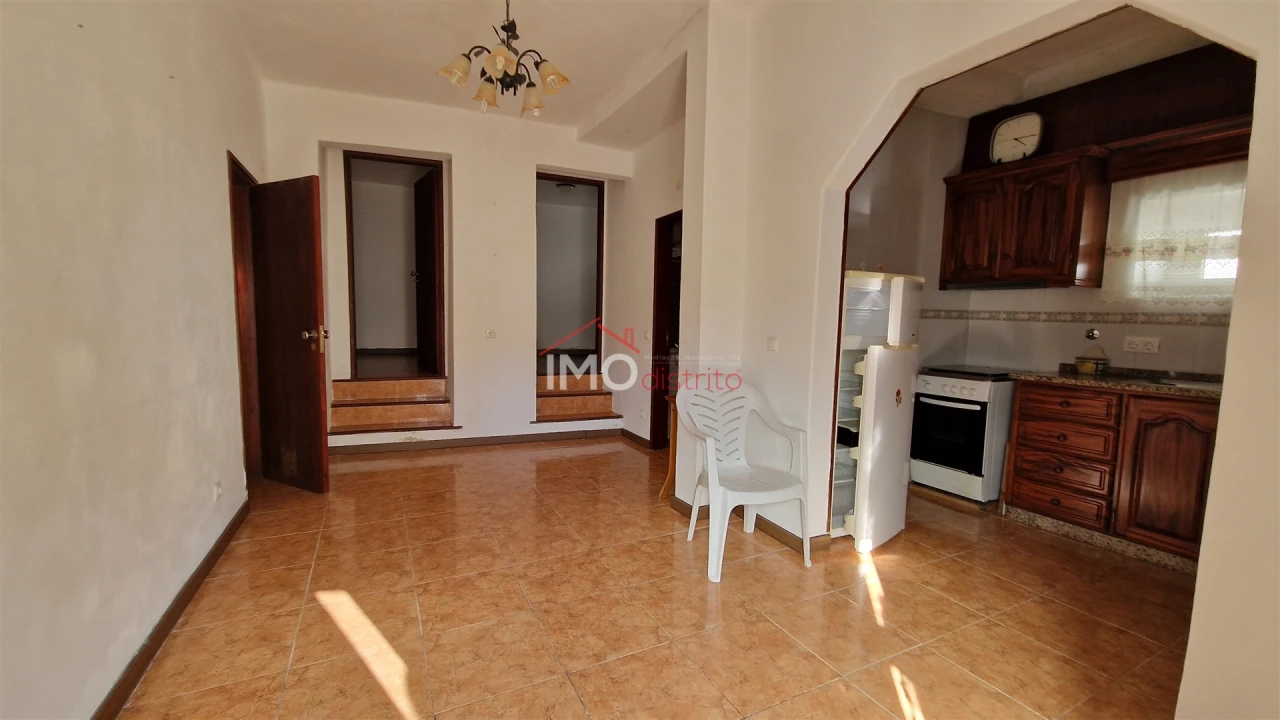 Moradia T1 para Arrendamento em Santiago Maior Foto 3