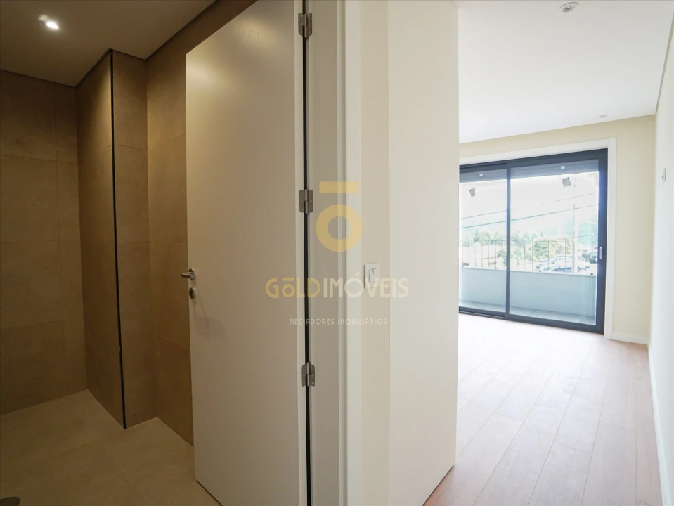 Apartamento T2 para Venda em Sobrado e Bairros Foto 11