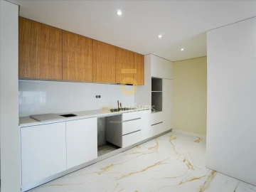 Apartamento T2 para Venda em Sobrado e Bairros