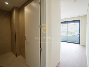 Apartamento T2 para Venda em Sobrado e Bairros