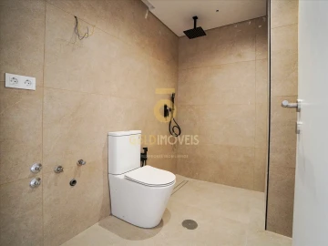 Apartamento T2 para Venda em Sobrado e Bairros