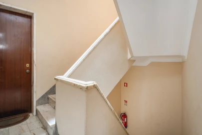 Apartamento T2 para Venda em Santa Maria e São Miguel, São Martinho, São Pedro Penaferrim