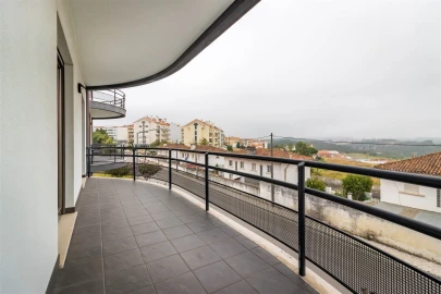 Apartamento T3 para Arrendamento em Leiria, Pousos, Barreira e Cortes