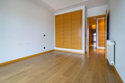 Apartamento T3 para Arrendamento em Leiria, Pousos, Barreira e Cortes