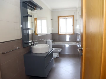 Moradia T3 para Venda em Lustosa e Barrosas (Santo Estêvão)