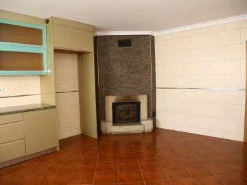 Moradia T3 para Venda em Lustosa e Barrosas (Santo Estêvão)