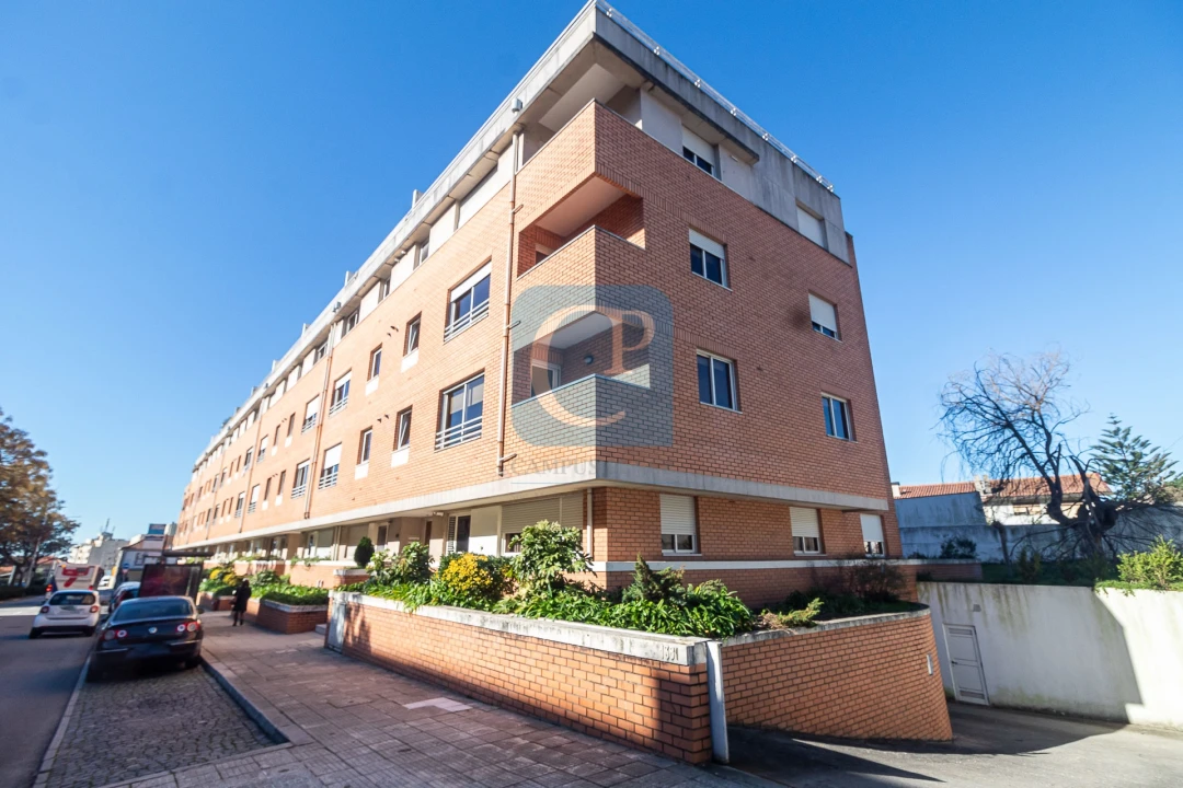 Apartamento T2 para Arrendamento em São Mamede de Infesta e Senhora da Hora Foto 22