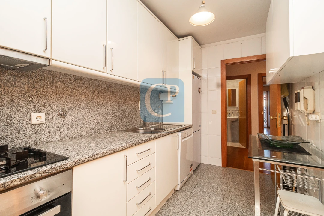 Apartamento T2 para Arrendamento em São Mamede de Infesta e Senhora da Hora Foto 4