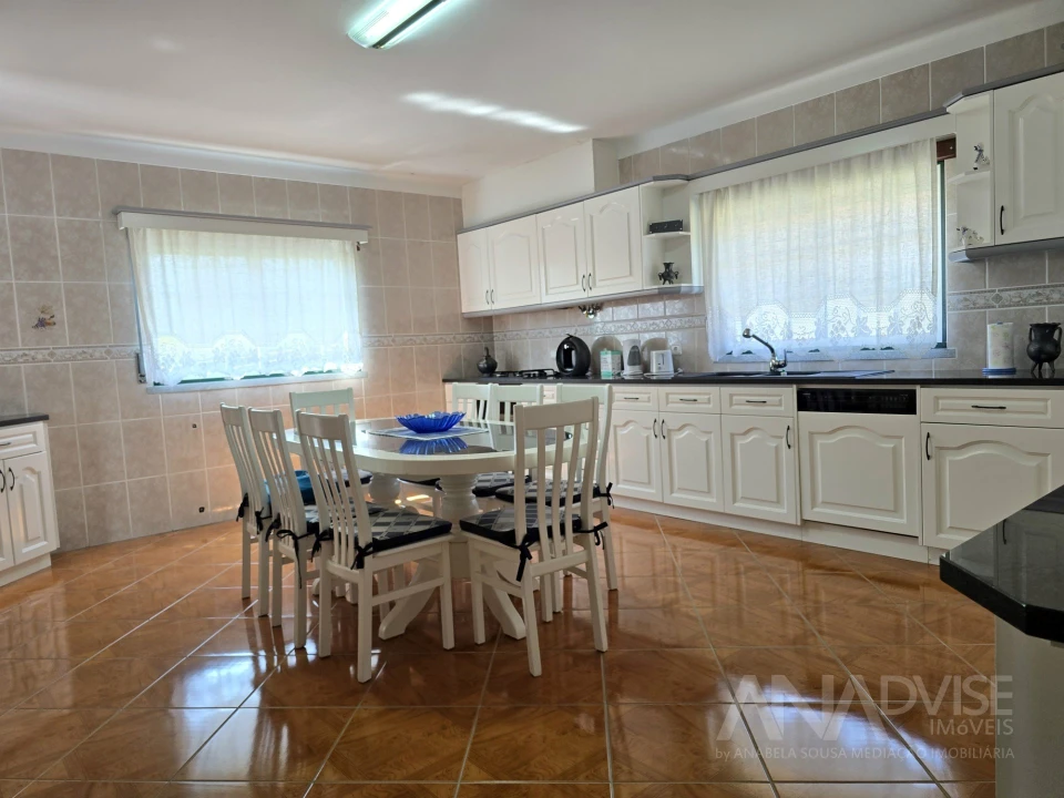 Moradia T3 para Venda em Mundão Foto 27