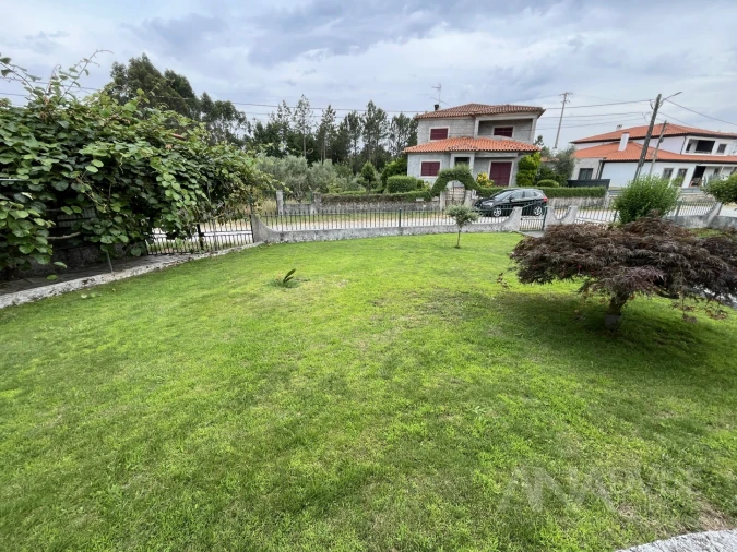 Moradia T3 para Venda em Mundão Foto 14