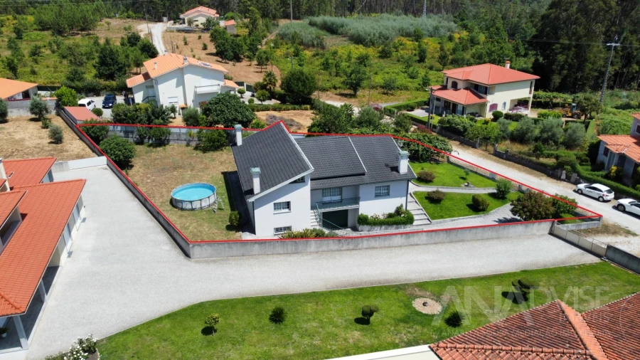Moradia T3 para Venda em Mundão Foto 2