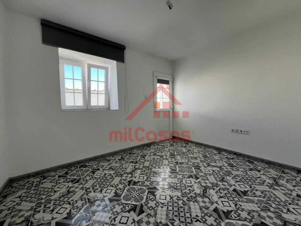 Moradia T2 para Venda em São Pedro da Cadeira Foto 15