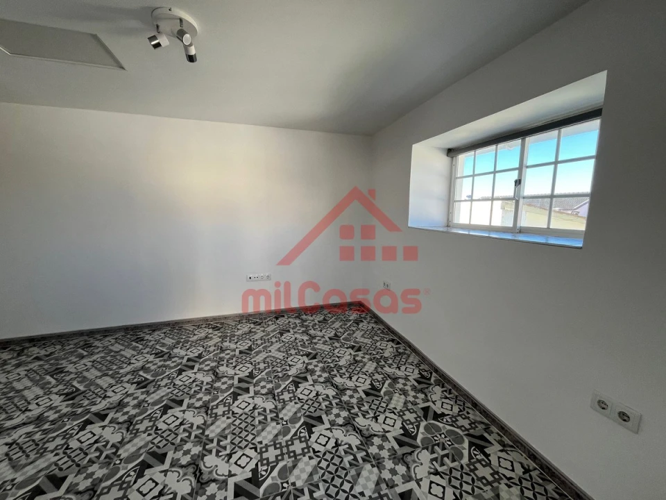 Moradia T2 para Venda em São Pedro da Cadeira Foto 20