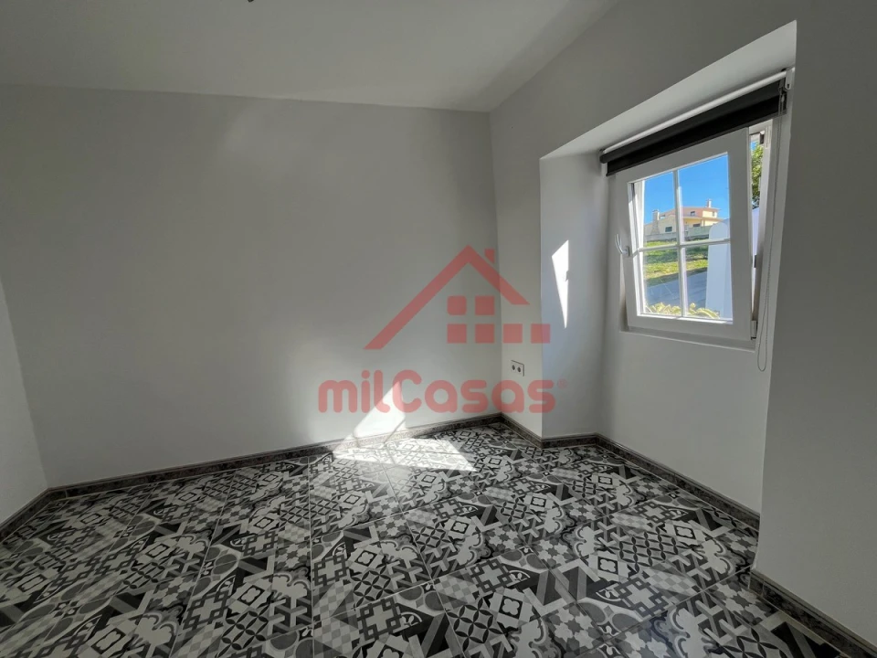 Moradia T2 para Venda em São Pedro da Cadeira Foto 21