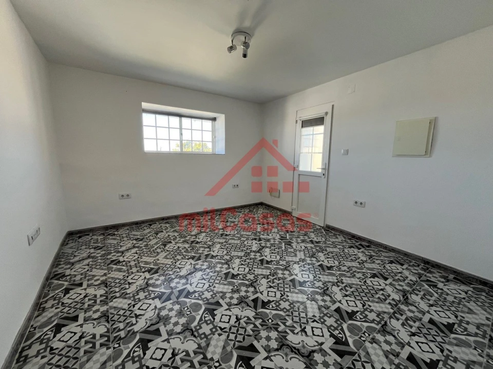 Moradia T2 para Venda em São Pedro da Cadeira Foto 24