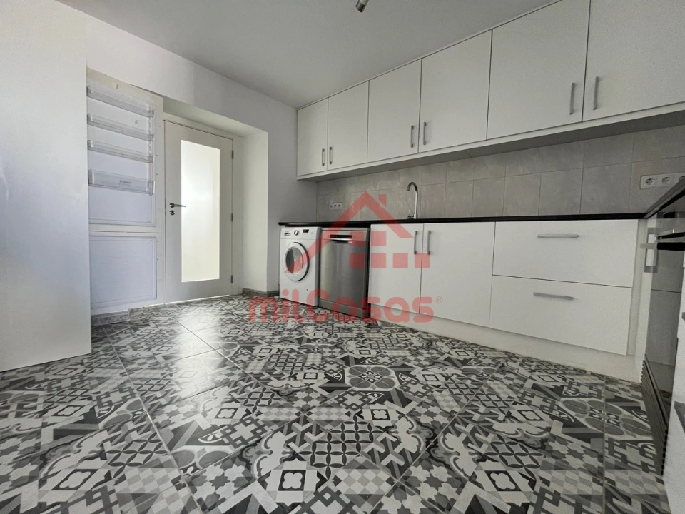 Moradia T2 para Venda em São Pedro da Cadeira Foto 31