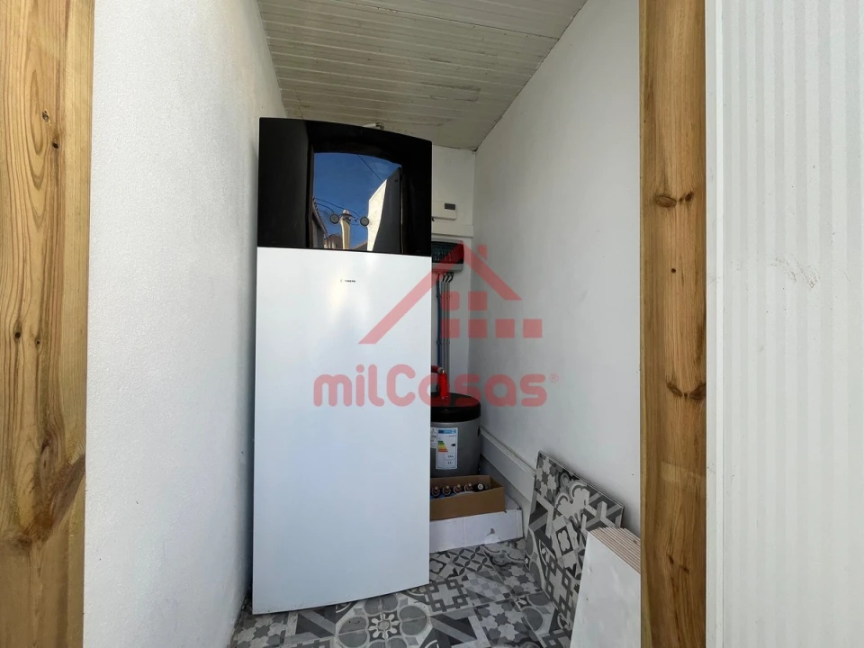 Moradia T2 para Venda em São Pedro da Cadeira Foto 36