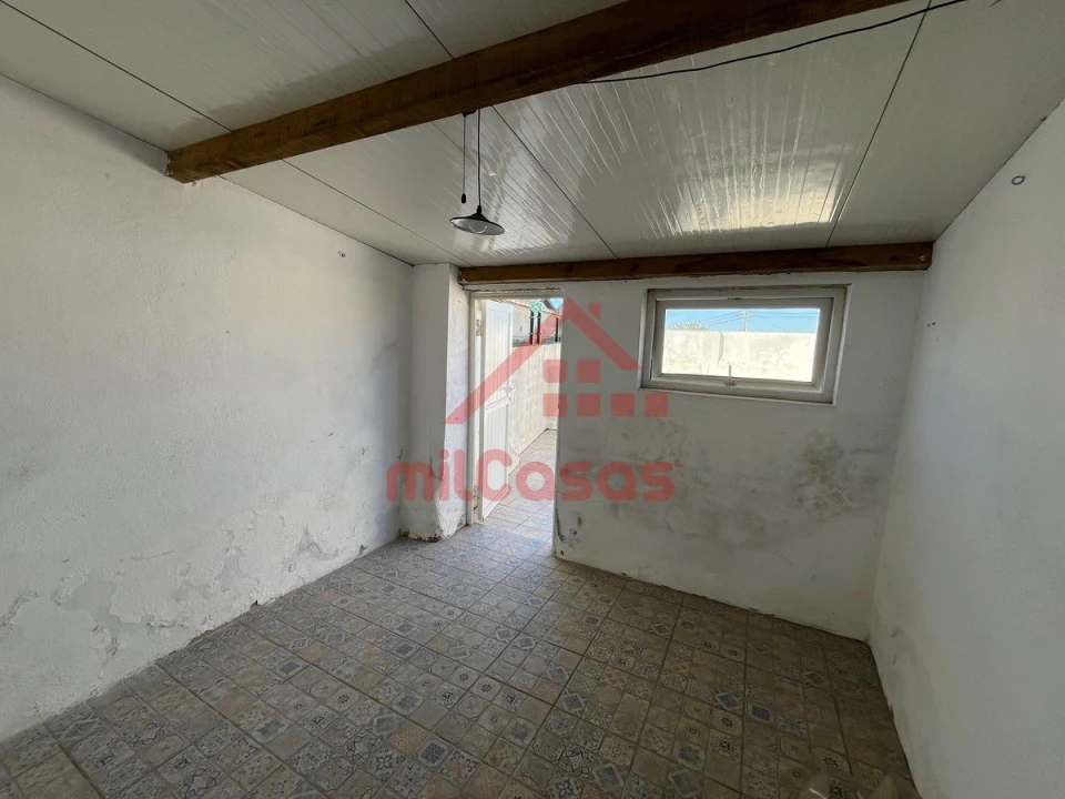 Moradia T2 para Venda em São Pedro da Cadeira Foto 47