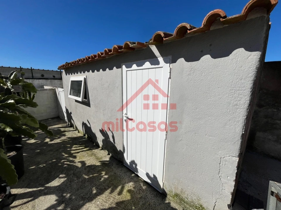 Moradia T2 para Venda em São Pedro da Cadeira Foto 50
