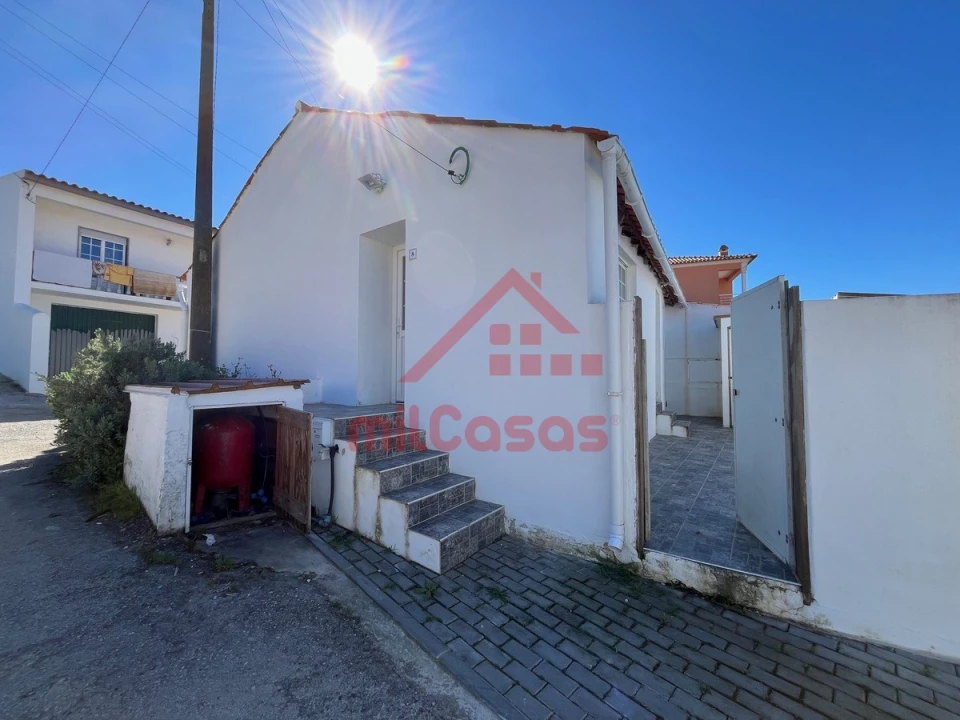 Moradia T2 para Venda em São Pedro da Cadeira Foto 53