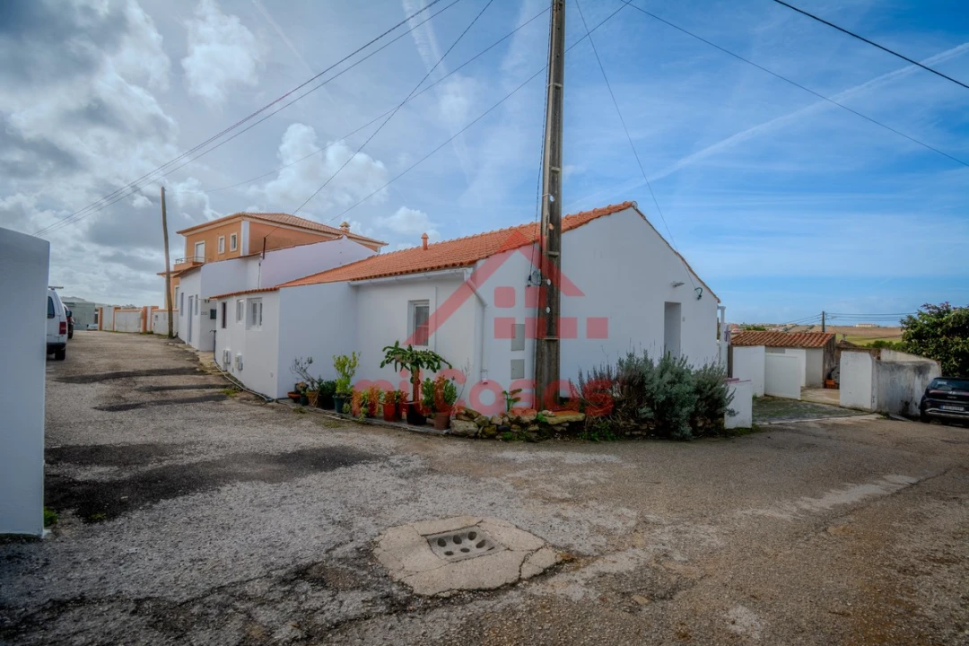 Moradia T2 para Venda em São Pedro da Cadeira Foto 55
