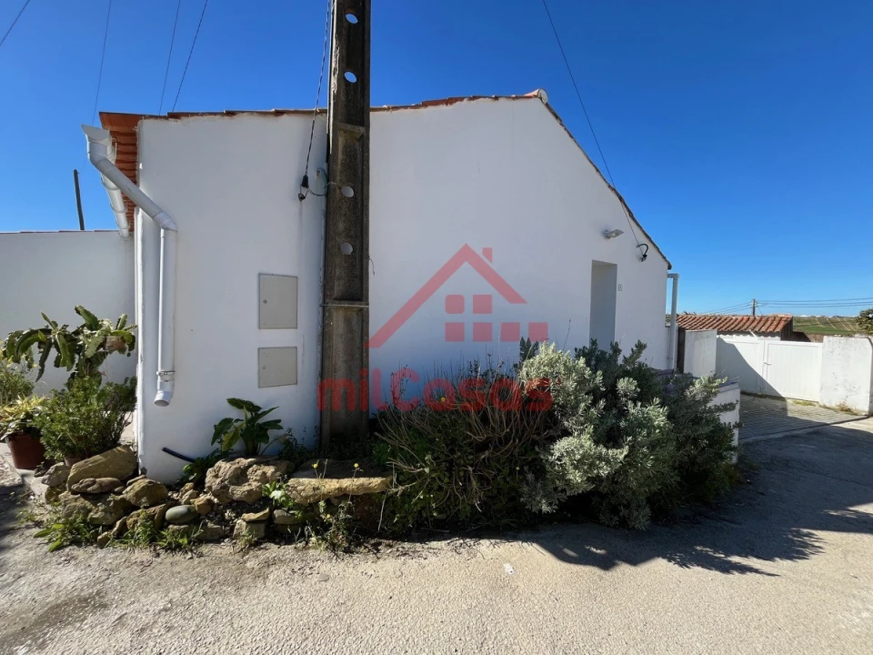 Moradia T2 para Venda em São Pedro da Cadeira Foto 59