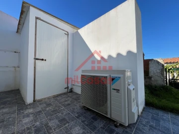 Moradia T2 para Venda em São Pedro da Cadeira