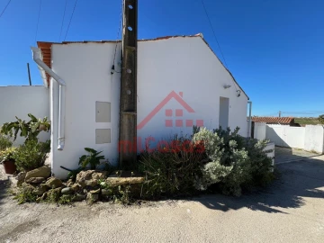 Moradia T2 para Venda em São Pedro da Cadeira