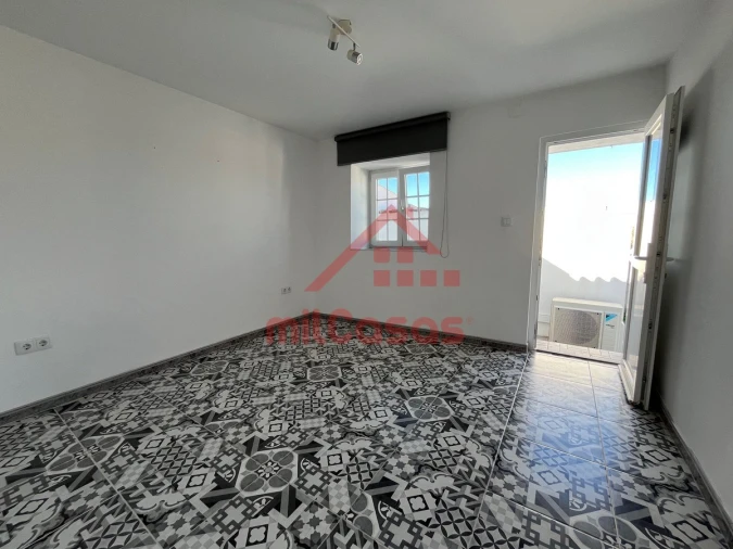 Moradia T2 para Venda em São Pedro da Cadeira Foto 32
