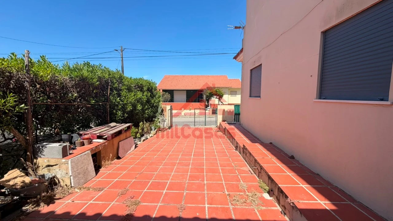 Moradia T2 para Venda em Silveira Foto 13