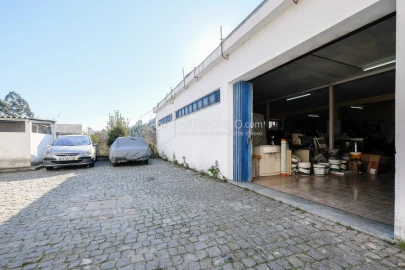 Armazém para Venda em Fânzeres e São Pedro da Cova