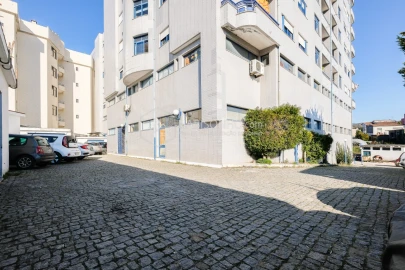 Armazém para Venda em Fânzeres e São Pedro da Cova