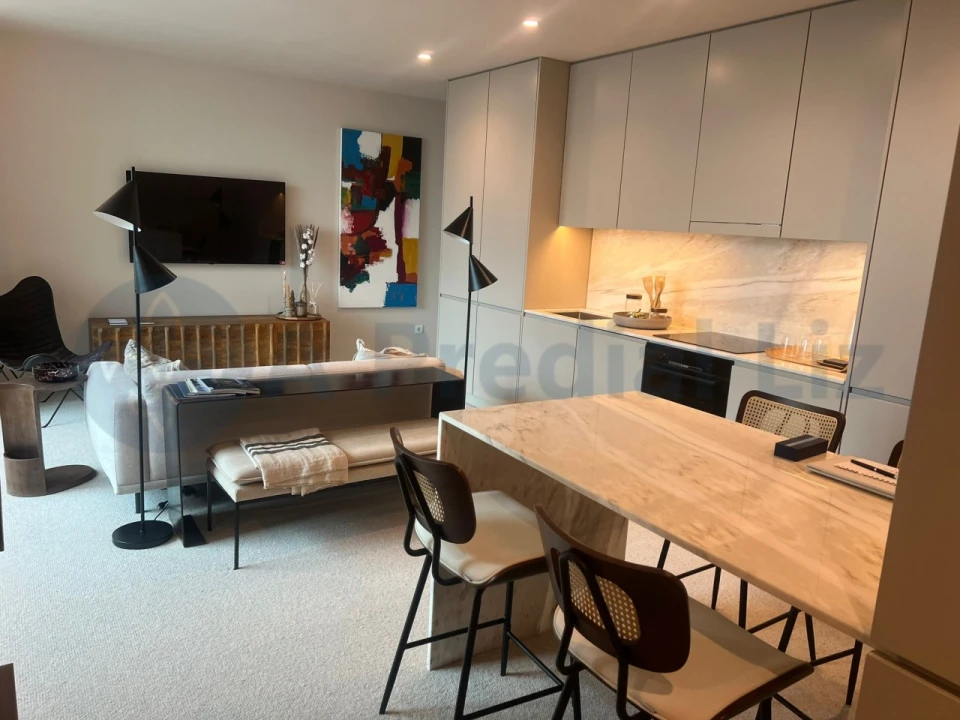 Apartamento T1 para Venda em Ramalde Foto 3