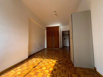 Apartamento T3 para Venda em Benfica
