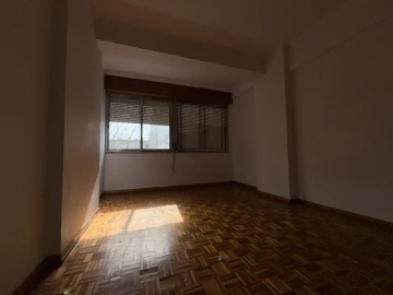 Apartamento T3 para Venda em Benfica