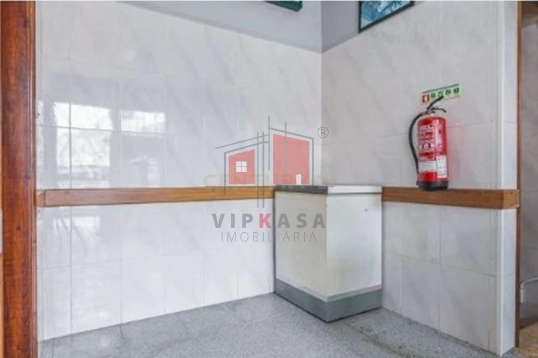 Loja para Venda em Benfica Foto 3